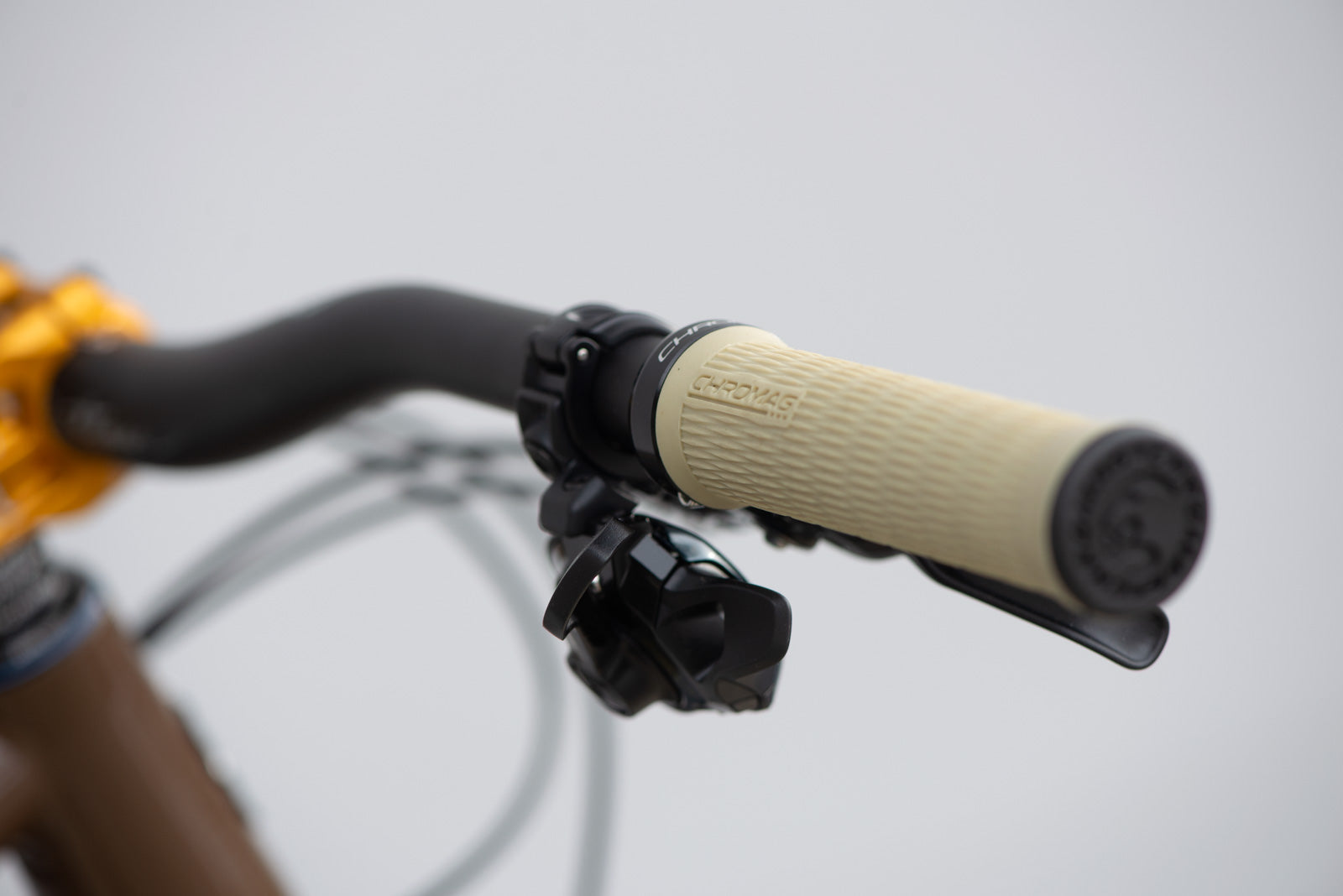 Transmisión Lowdown - M/L - Negro/Rojo